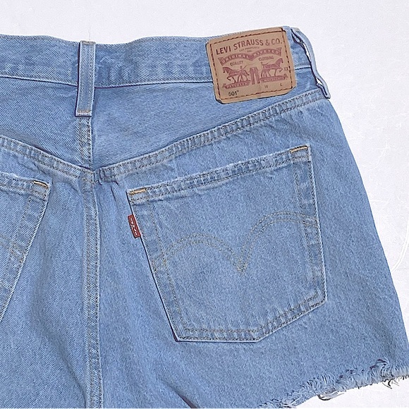 LEVI’s 501 Cutoff Denim Shorts - Picture 5 of 5